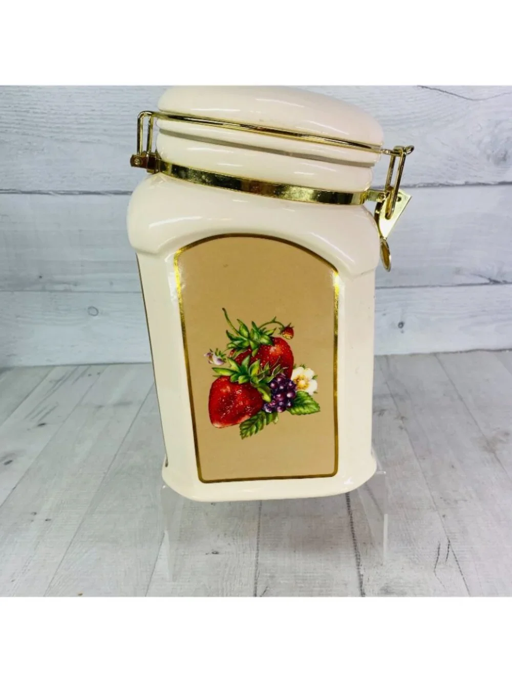 Knott's Berry Farm STRAWBERRY BLUEBERRIES Floral Ceramic Ivory 10